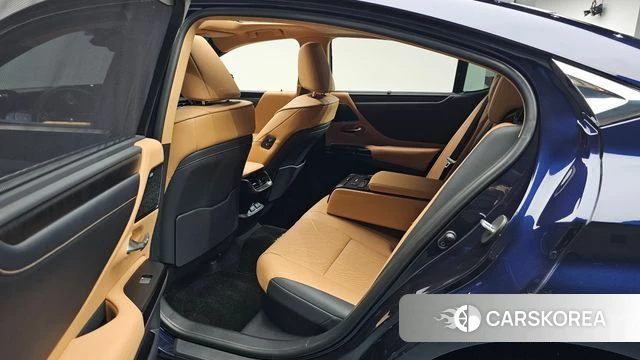 Lexus ES300h 7th generation 2022 Синий из Кореи, фото 2