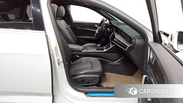 Audi A6 (C8) 2023 Белый из Кореи, фото 2