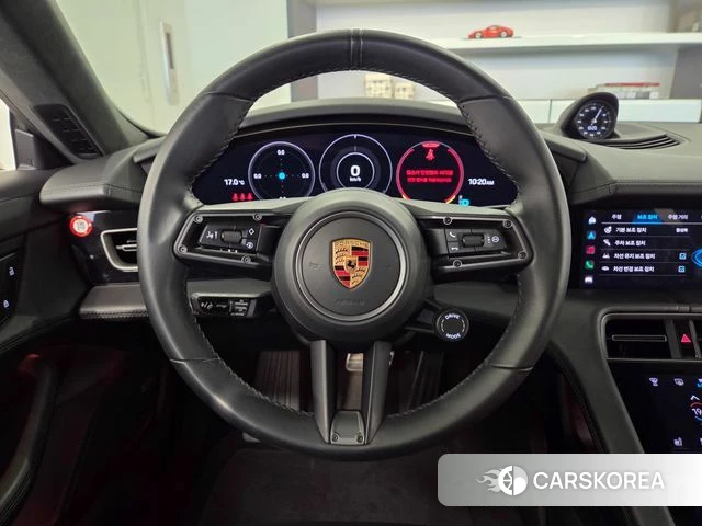 Porsche Taycan 2023 Жемчужный цвет из Кореи, фото 2