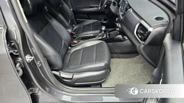 Kia Stonic 2019 Серый из Кореи, фото 2