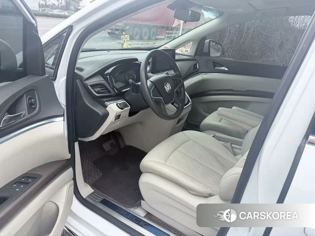 Buick GL8 2024 Белый из Китая, фото 2