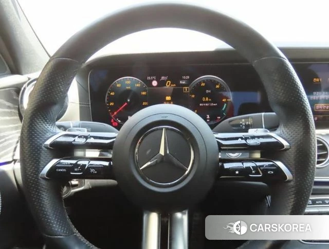 Mercedes-Benz E-Class W213 2021 Черный из Кореи, фото 2