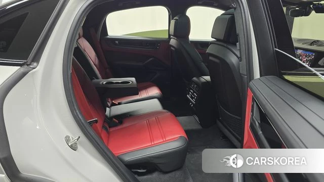 Porsche Cayenne (PO536) 2025 Серебристо-серый из Кореи, фото 2