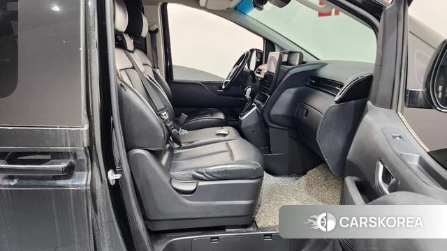 Hyundai Staria 2022 Черный из Кореи, фото 2