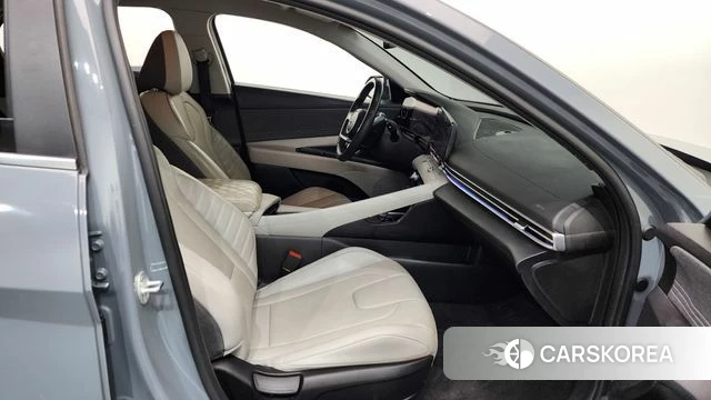 Hyundai Avante (CN7) 2021 Серебристо-серый из Кореи, фото 2