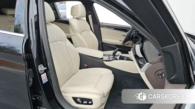 BMW 5 Series (G30) 2019 Синий из Кореи, фото 2
