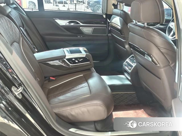 BMW 7 series 2022 Черный из Китая, фото 2