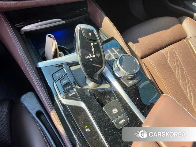 BMW 5 Series (G30) 2022 Белый из Кореи, фото 2
