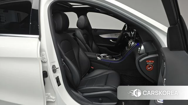 Mercedes-Benz C-Class W205 2021 Белый из Кореи, фото 2