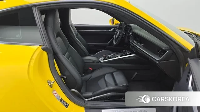 Porsche 911(992) 2021 Желтый из Кореи, фото 2