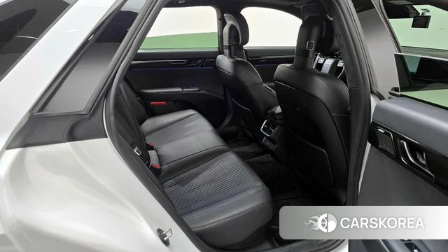 Hyundai Grandeur Hybrid (GN7) 2023 Белый из Кореи, фото 2