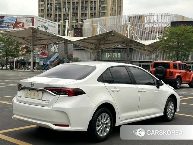 Toyota Corolla 2022 Белый из Китая, фото 2