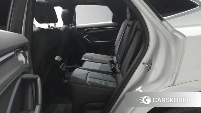 Audi Q3 (F3) 2023 Белый из Кореи, фото 2