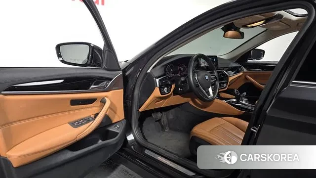 BMW 5 Series (G30) id 3646805 из Кореи 2