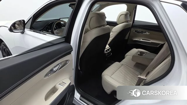 Genesis GV70 2023 Белый из Кореи, фото 2
