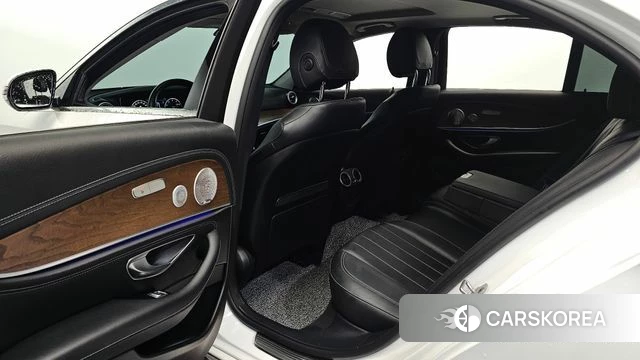 Mercedes-Benz E-Class W213 2020 Белый из Кореи, фото 2