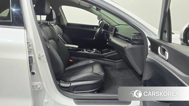 Kia The New K5 3rd generation 2024 Белый из Кореи, фото 2