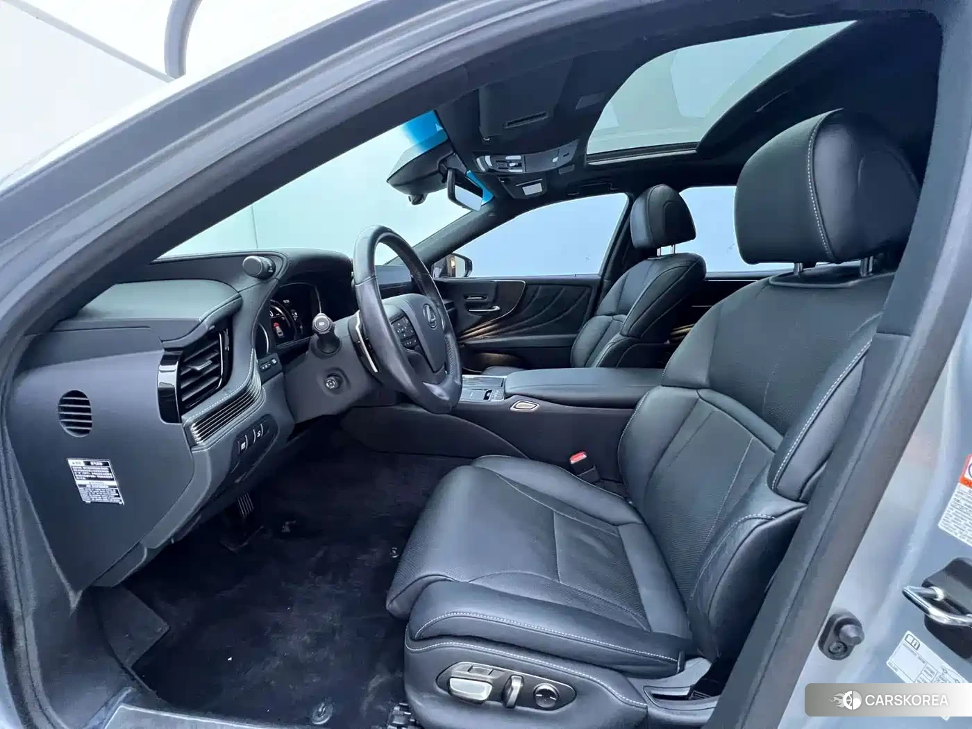 Lexus LS 2022 Silver/gray из Китая, фото 2