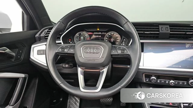 Audi Q3 (F3) 2022 Белый из Кореи, фото 2