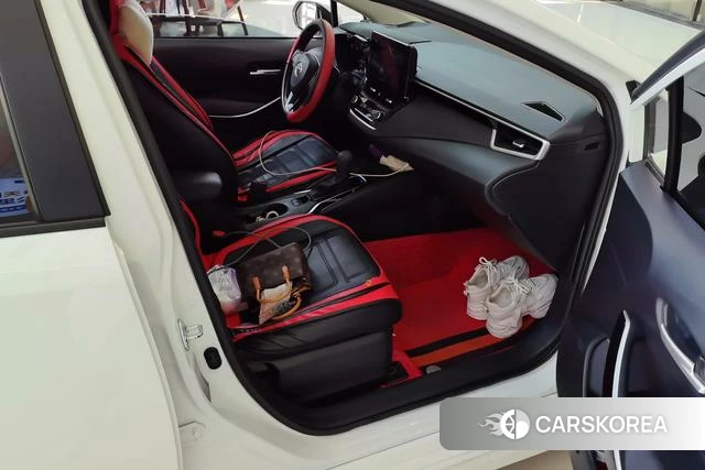 Toyota Corolla 2023 Белый из Китая, фото 2