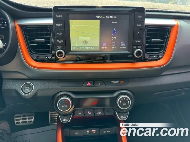 Kia Stonic 2018 Красный из Кореи, фото 2