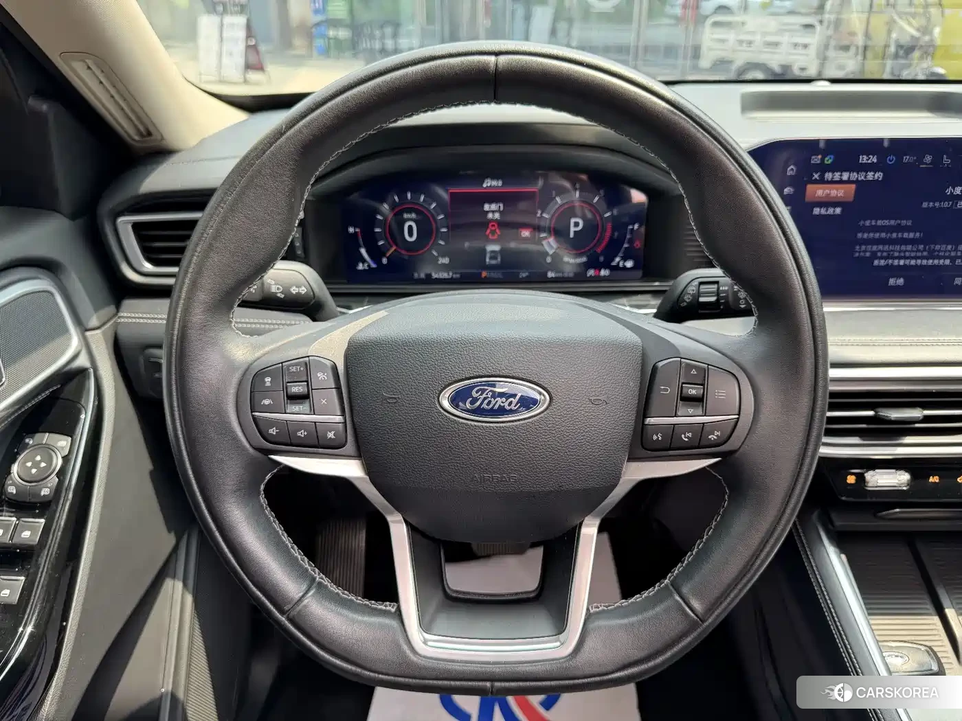 Ford Explorer 2023 Черный из Китая, фото 2