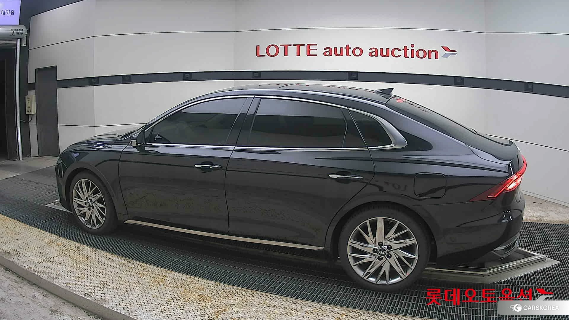 Hyundai Grandeur 2022 Midnight Black Pearl из Кореи, фото 2