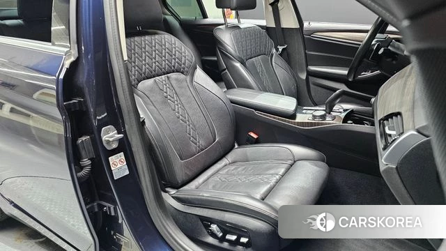 BMW 5 Series (G30) 2018 Синий из Кореи, фото 2