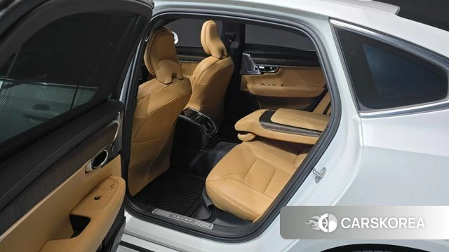 Volvo S90 2024 Белый из Кореи, фото 2