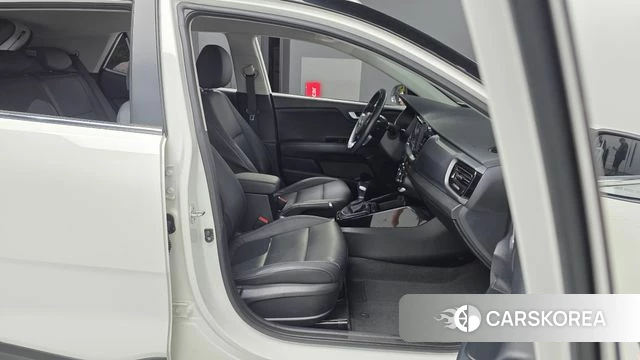 Kia Stonic 2018 Белый из Кореи, фото 2