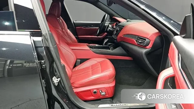 Maserati Levante 2022 Черный из Кореи, фото 2