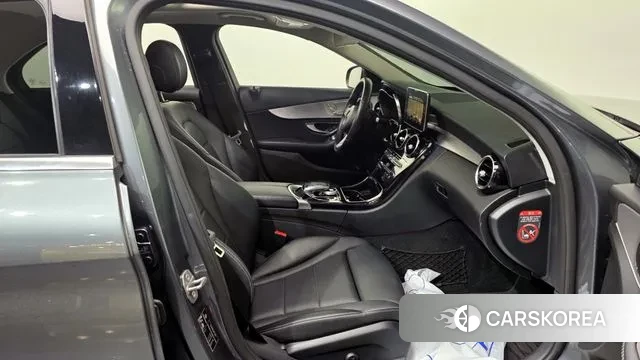 Mercedes-Benz C-Class W205 2018 Серый из Кореи, фото 2