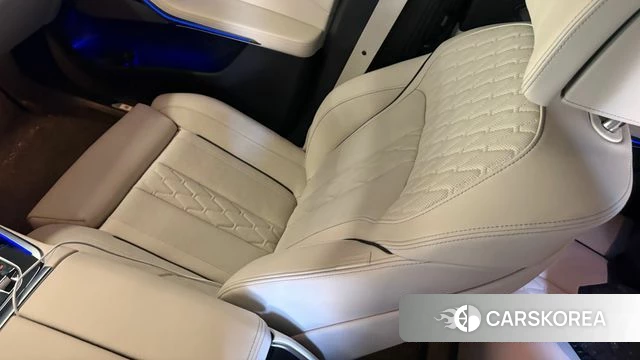 BMW X5 (G05) 2026 Светло-серебряный цвет из Кореи, фото 2