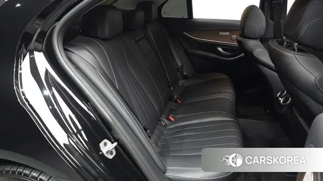 Mercedes-Benz E-Class W213 2020 Черный из Кореи, фото 2