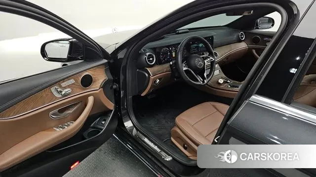 Mercedes-Benz E-Class W213 2022 Серый из Кореи, фото 2