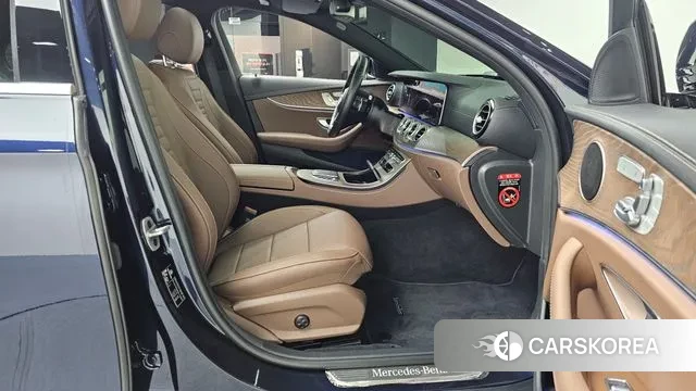 Mercedes-Benz E-Class W213 2023 Синий из Кореи, фото 2