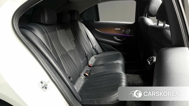 Mercedes-Benz E-Class W213 2018 Белый из Кореи, фото 2