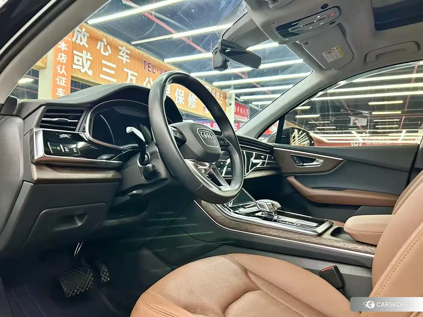 Audi Q7 2021 Черный из Китая, фото 2