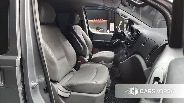 Hyundai The New Grand Starex 2018 Серебристо-серый из Кореи, фото 2