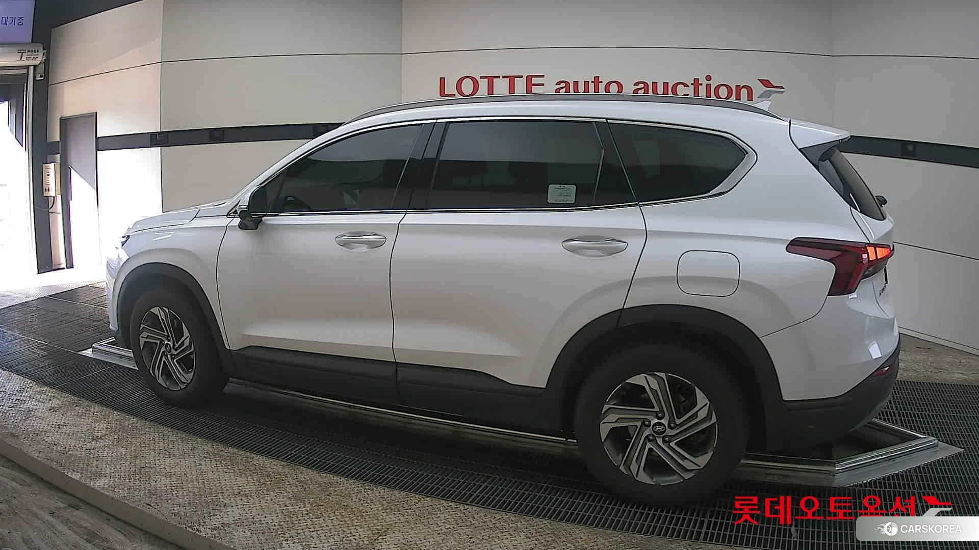Hyundai Santa Fe 2023 Creamy White Pearl (optional) из Кореи, фото 2