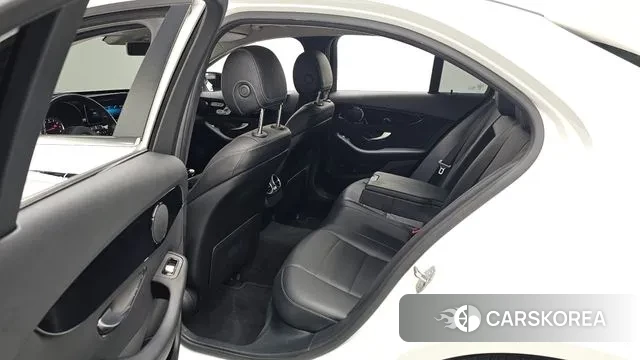 Mercedes-Benz C-Class W205 2019 Белый из Кореи, фото 2