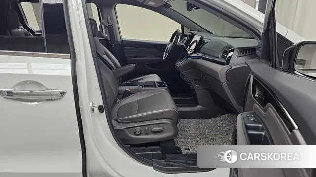 Honda Odyssey 2023 Белый из Кореи, фото 2