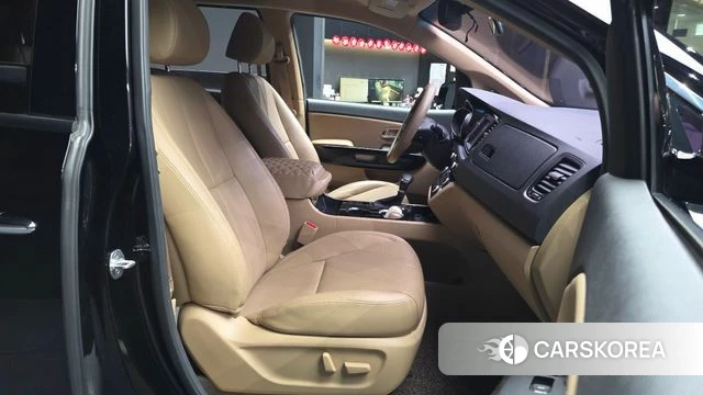 Kia The New Carnival 2018 Черный из Кореи, фото 2