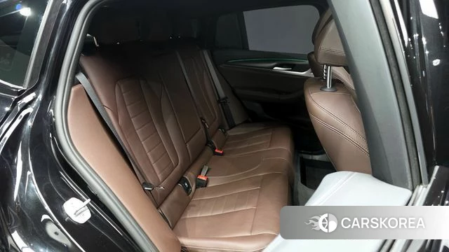 BMW X4 (G02) 2024 Черный из Кореи, фото 2