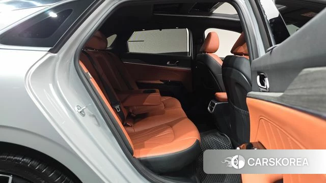 Kia The New K5 Hybrid 3rd generation 2024 Серебристо-серый из Кореи, фото 2