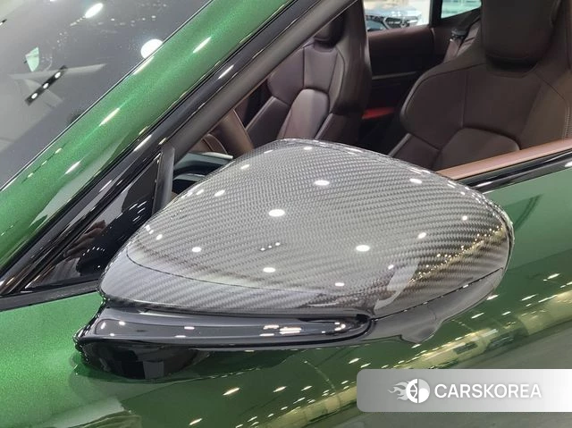 Porsche Taycan 2025 Темно-зеленый из Кореи, фото 2