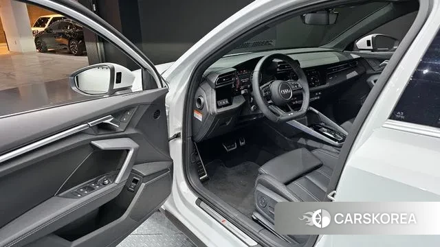 Audi A3 (8Y) 2025 Белый из Кореи, фото 2