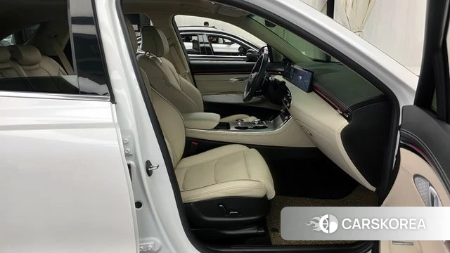 Genesis GV70 2024 Белый из Кореи, фото 2