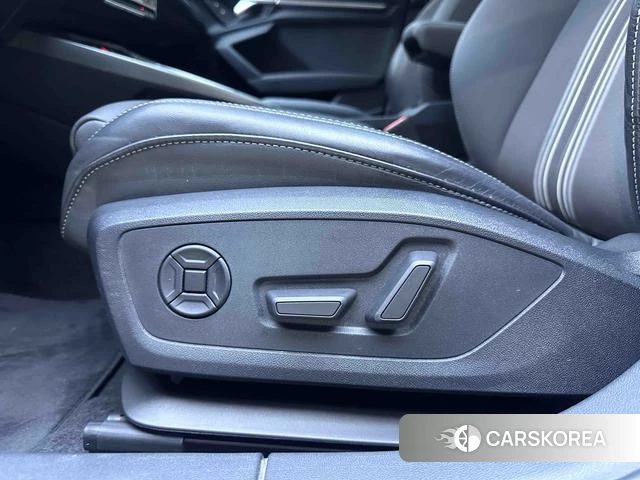 Audi A3 2023 Темно-серый из Китая, фото 2