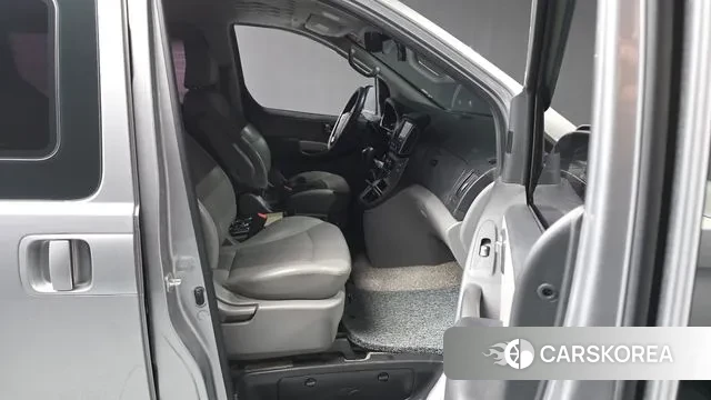 Hyundai The New Grand Starex 2020 Серебристо-серый из Кореи, фото 2